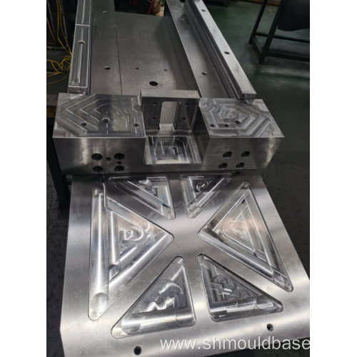 Aluminum alloy mold base